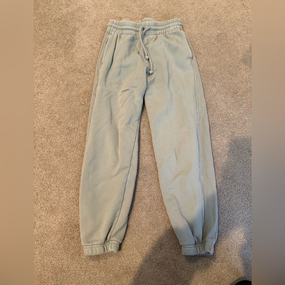 Aritzia TNA Joggers/Sweatpants
